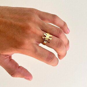 y2k style new york yankees gold ring